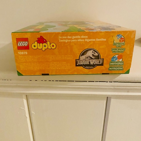 LEGO DUPLO Jurassic World Gentle Giants Petting Zoo 10879 Building Kit NIB - Picture 3 of 7